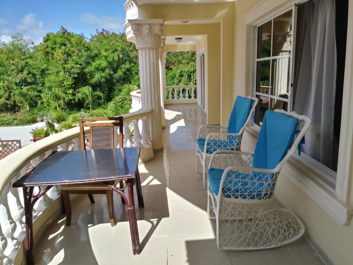 Mel Bavaro Beach, Share Bed & Breakfast *